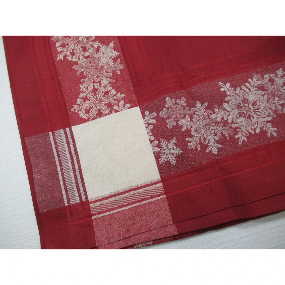 Williams Sonoma Snowflake Christmas Tablecloth 70x126 Red Jacquard Linen Blend